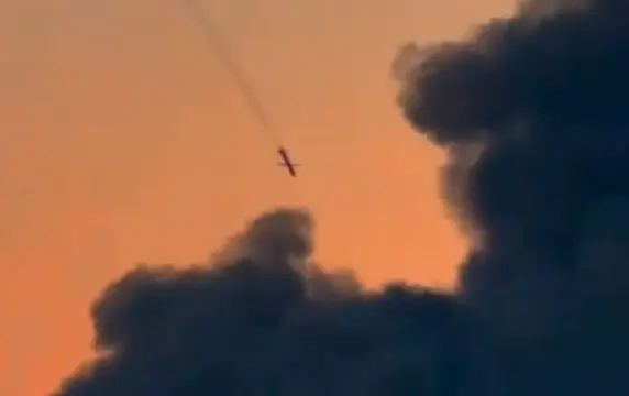 Круто пикирующую на цель крылатую ракету Х-101 сняли на видео