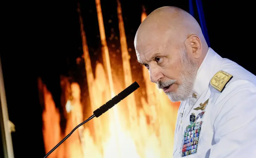 Адмирал НАТО, не выигравший ни одного боя, дал совет России