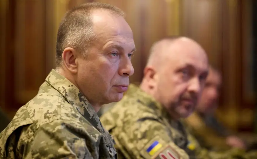 Есть три направления, если Сырский их не прикроет — ему конец