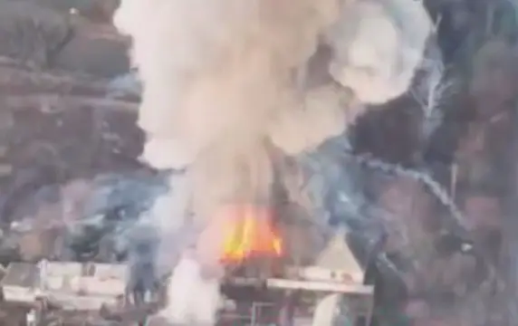 Дрон снял взрыв склада боеприпасов ВСУ после удара БПЛА