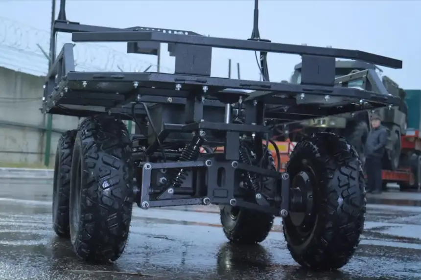 Универсальный солдат: в РФ представили обновлённую версию робота «Депеша»