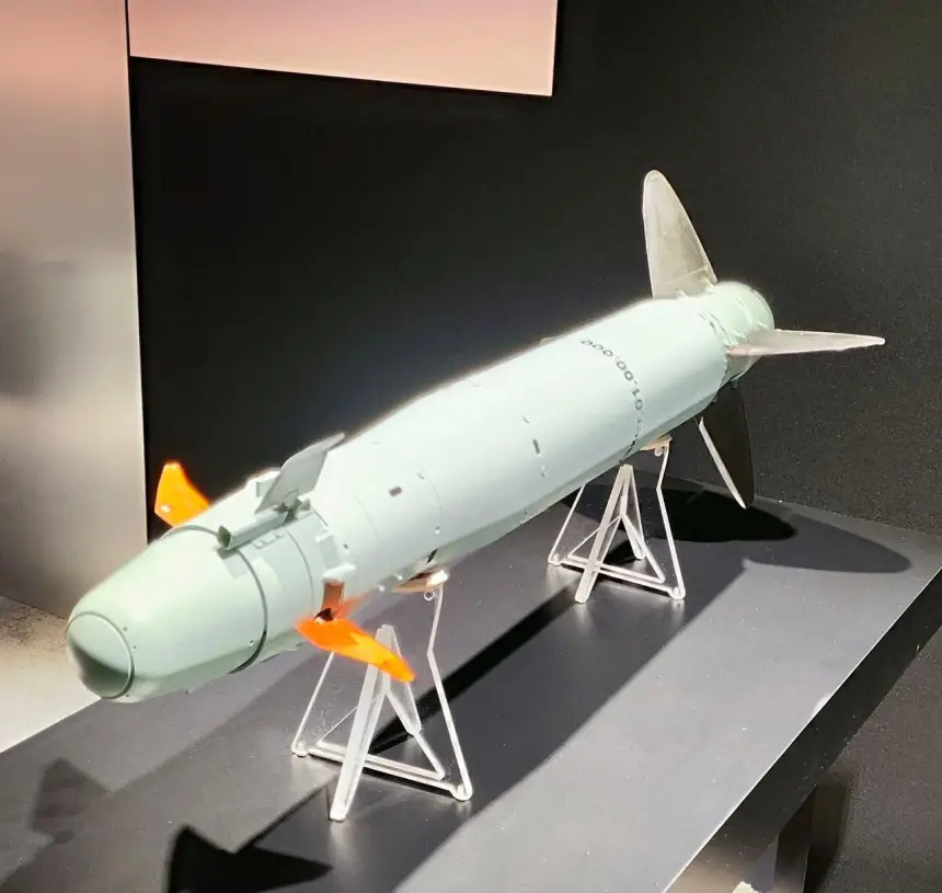 Мощные ракеты Х-БПЛА ударного "Орион-Э" превращают в металлолом танки ВСУ