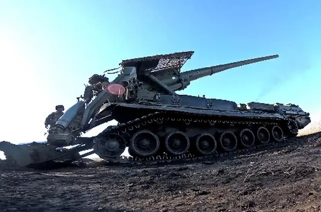 Самоходка "Малка" снарядами в 110 кг обвалила дом с боевиками ВСУ