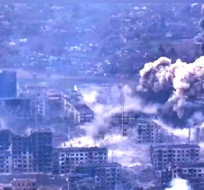 Мощнейший взрыв трехтонной авиабомбы похоронил сразу 33 боевиков ВСУ