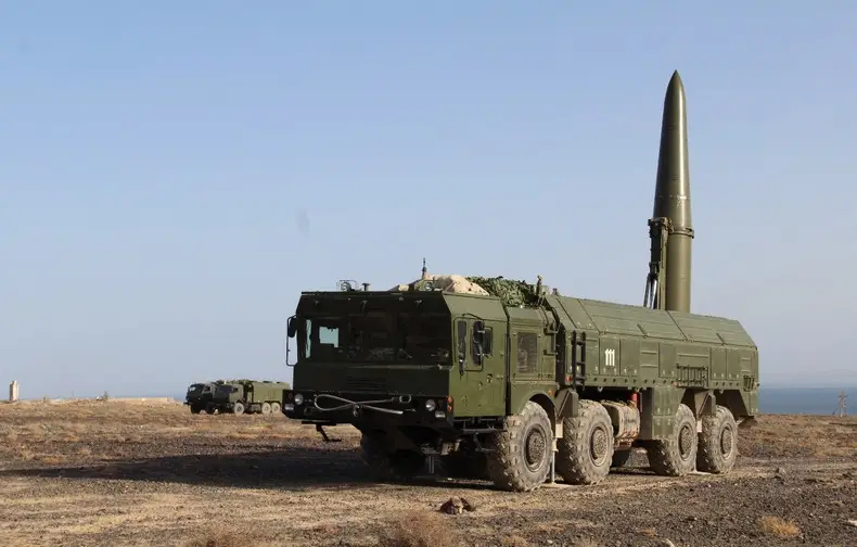 Удачно съездил: "Искандер" ударил в базу ВСУ сразу после визита Зеленского