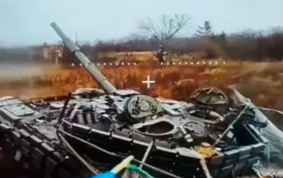 Танк ВСУ попал в западню и был сожжен российскими дронами-камикадзе