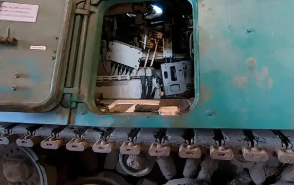 Трофейную 40-тонную машину на базе Leopard 1 впервые показали изнутри