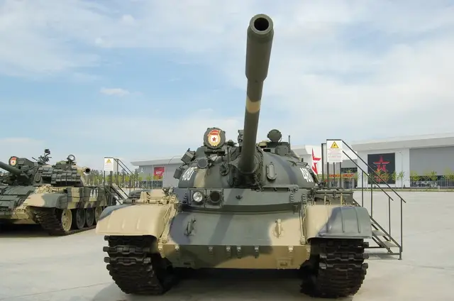 Участвующий в СВО Т-55 лучше бронирован и бьет на 6 км дальше, чем Leopard