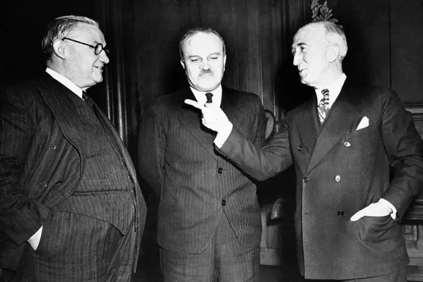 Как СССР шел к мирным договорам с бывшими союзниками гитлеровской Германии