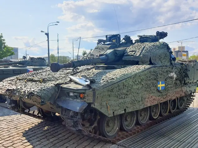 "Неуязвимая" шведская БПМ СV-90 вспыхнула как спичка в Сумской области