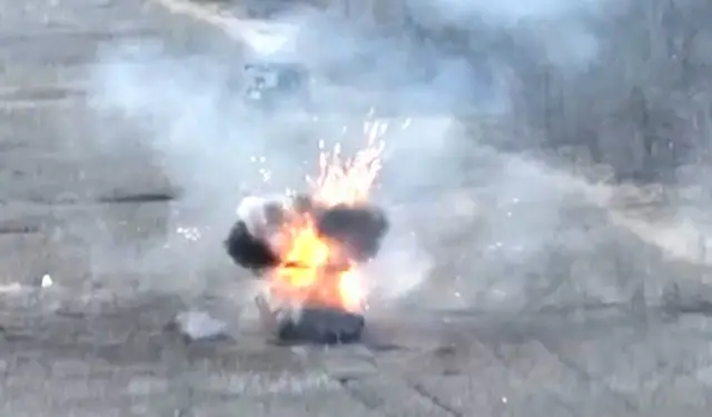 На видео показали, как Т-72Б3М продолжил бой после прямого попадания