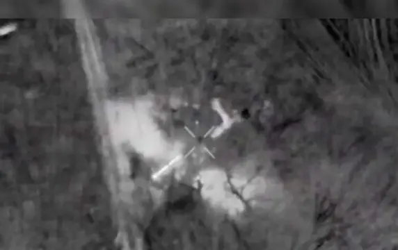 Дрон-камикадзе нашел самоходку M109 из США по светящемуся стволу орудия