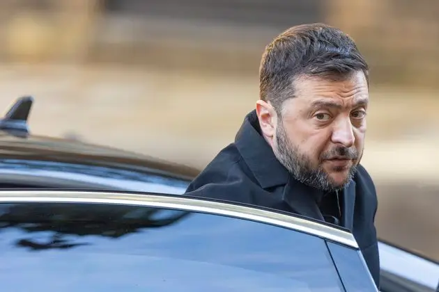 «ПВО не работает, F-16 непонятно, что делают», — Зеленский громит генералов