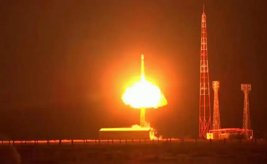 «Долго ждать не придется»: когда на Украину снова прилетят ракеты «Орешник»