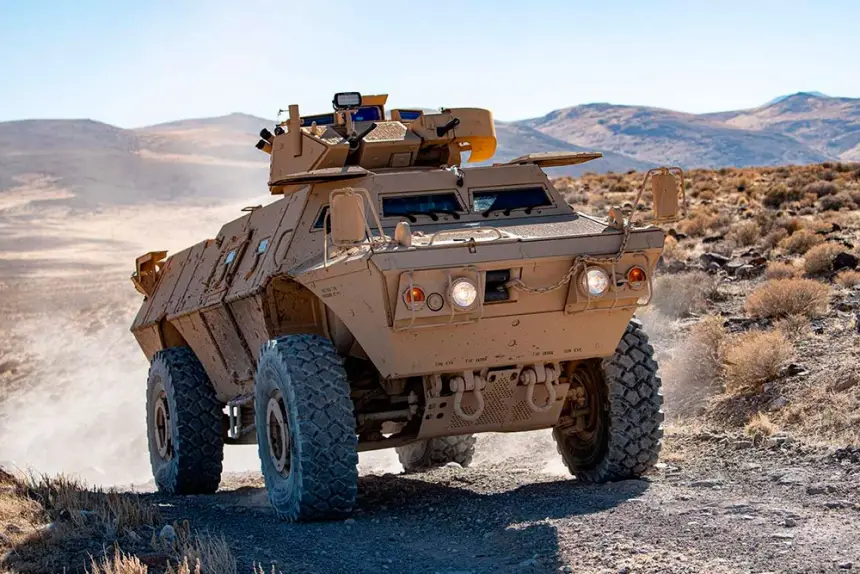ВСУ получат еще 65 колесных бронетранспортеров COMMANDO Select из США