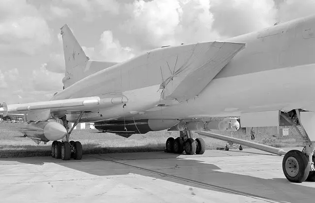 По врагу ударили новыми тяжелыми ракетами Х-32, разгоняющимися до 5400 км/ч