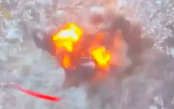 Беспилотник показал, как "Курьер" подорвал блиндаж с боевиками ВСУ