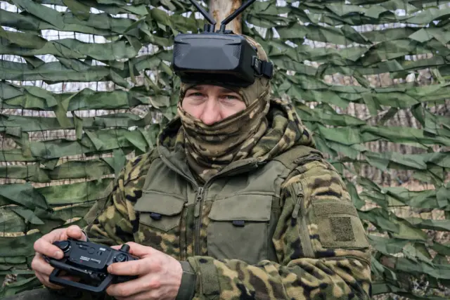 «Мы сидели под танком два месяца»: штурмовик рассказал о боях без прикрас