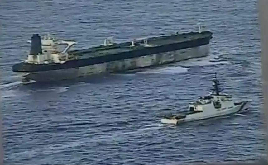 «США в эйфории»: эксперты оценили захват танкера под российским флагом