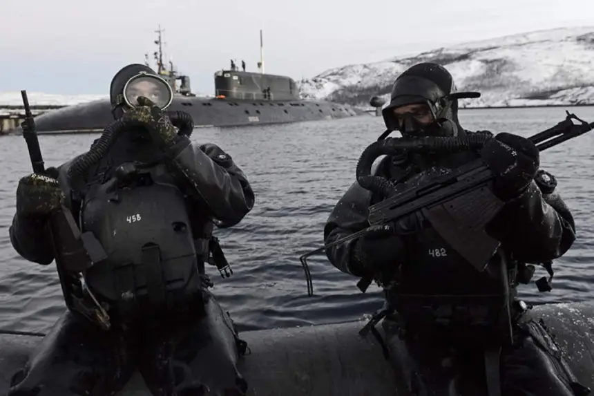 Арктика на прицеле: ВМФ формирует мобильные отряды боевых пловцов