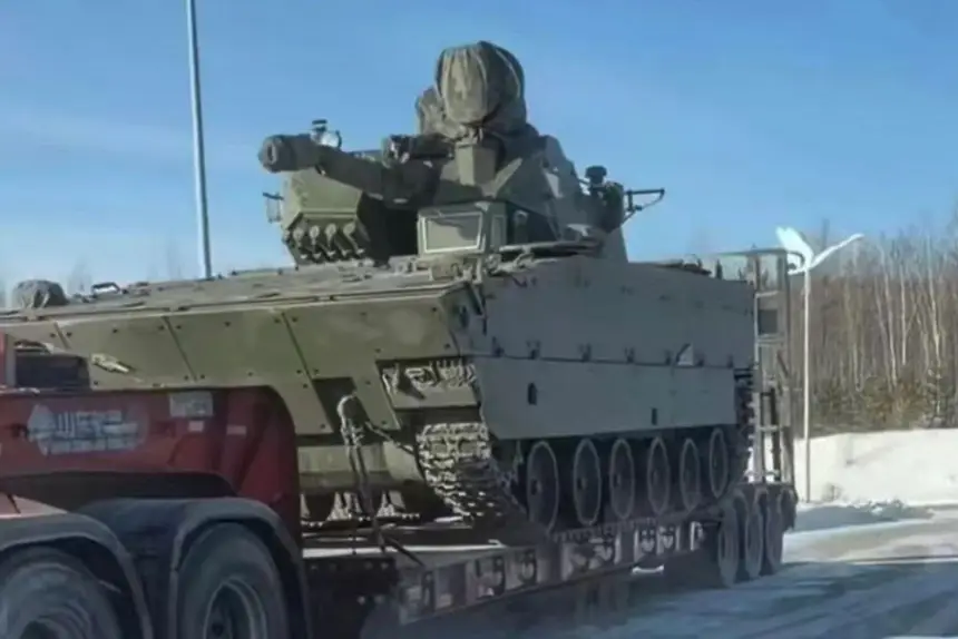 В Китае отказались от 100-мм пушки на боевой машине пехоты ZBD-04