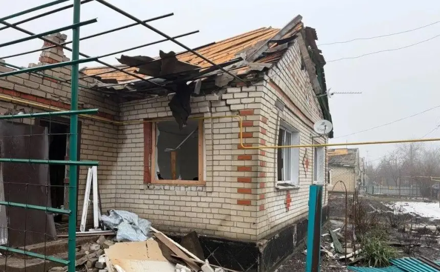 Преступления Украины: ВСУ атаковали посёлок в ЛНР, ранены 19 гражданских