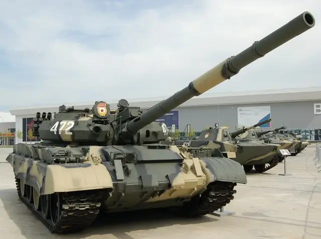 В октябре 2022 года экипаж русского Т-62М сжег колонну из 6 БТР с пехотой