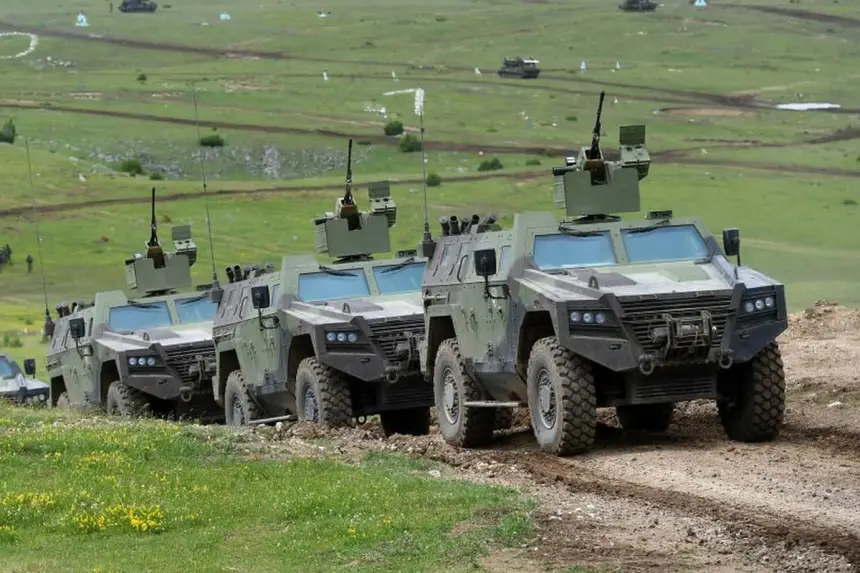 Патрульные автомобили Швейцарии и Сербии