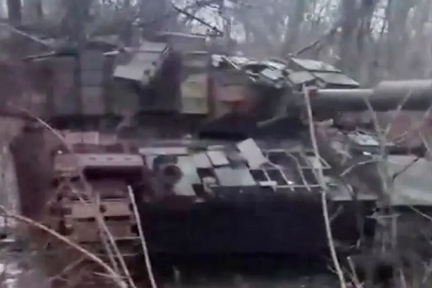 Немецкие танки Leopard 1A5 не спасает установка "реактивной брони"