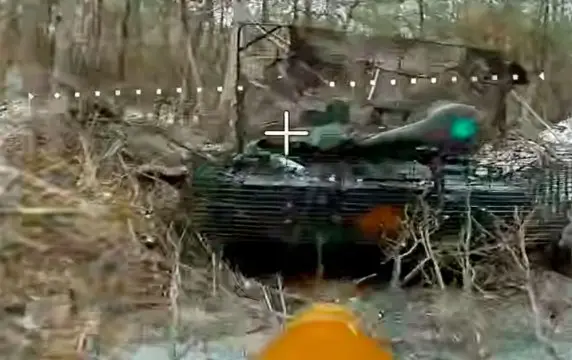 Французские колесные танки AMX-10CR снова стали жечь на передовой