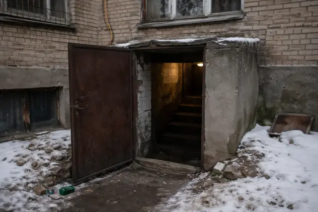 Подвал страха: ВСУ прятались от дронов за мирными жителями