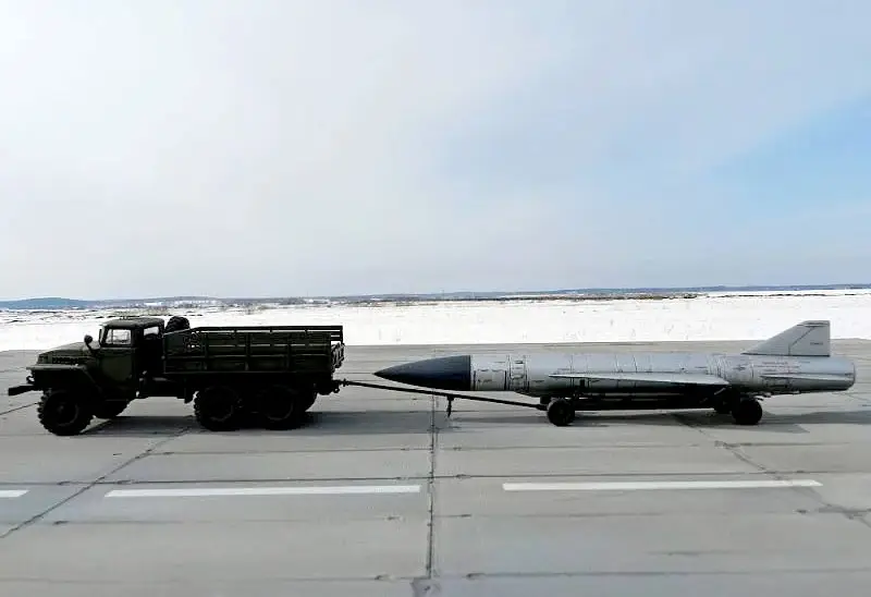 Будет удар: киевлян призвали собирать «тревожные чемоданчики»