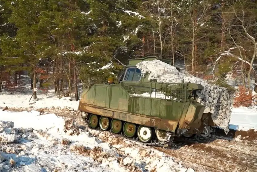Необычный БТР с остекленной кабиной заметили на одном из полигонов ВСУ