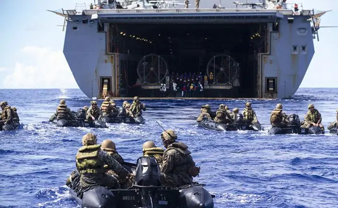 Бешеный десант Трампа: из морпехов США за несколько дней сделают куропаток