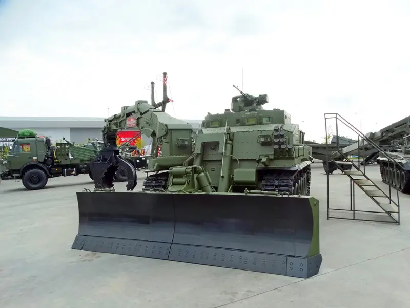 На вооружение армии России принята 54-тонная бронемашина УБИМ на базе Т-90
