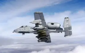 США задействовали штурмовики A-10, в арсенале которых урановые снаряды