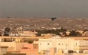 Очевидец снял, как сбитый американский F-15E рухнул среди домов