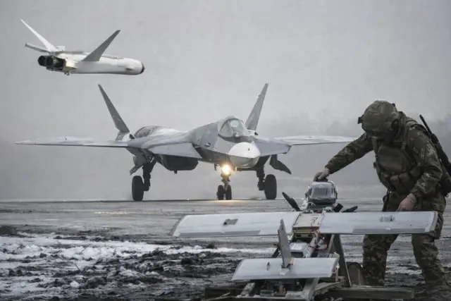 Су-57 стал носителем роя: новое поколение ударных систем уже в деле