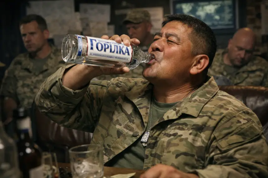 Американский провал: пьянство и хаос в группе помощи Украине