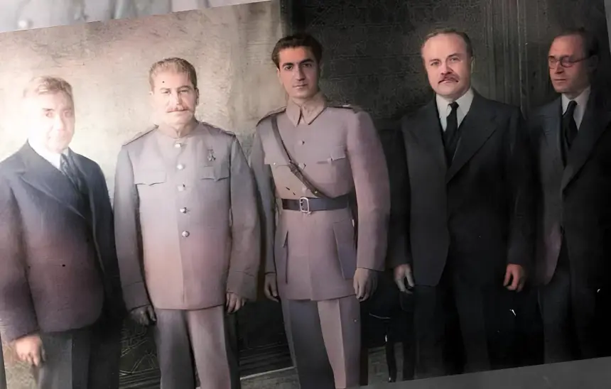 Шаха Ирана в большую политику ввел без преувеличения Сталин