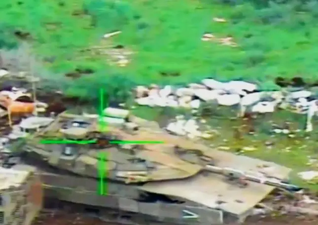 Активная защита Trophy не спасла экипаж танка Merkava Мк4М от удара в люк