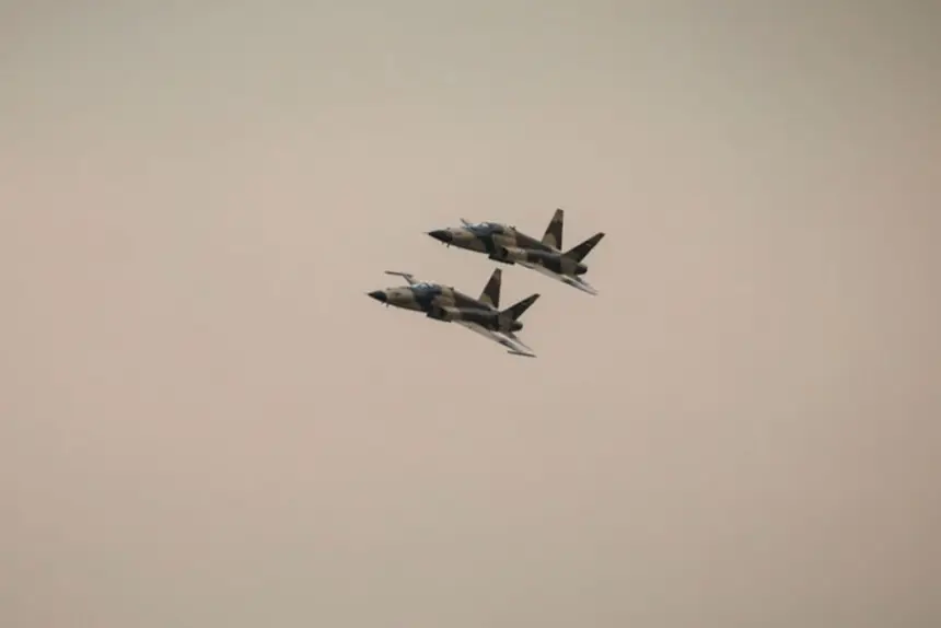 В начале войны иранский самолет F-5 смог отбомбиться по одной из баз США