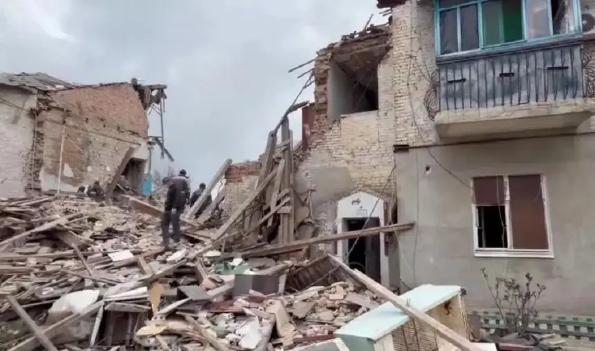 Преступления Украины: ВСУ убили и ранили авиабомбами жителей Васильевки