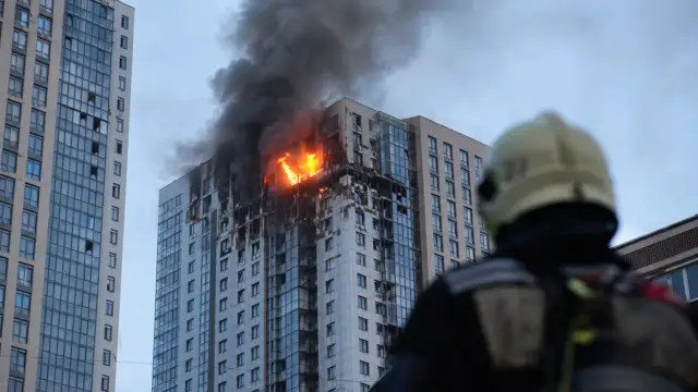 Удар по мирным на Урале: атака украинских дронов на высотку в Екатеринбург