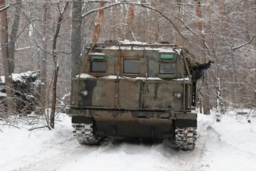 Редкий в ВСУ МТ-Т "Эней" стал выглядеть как машина в стиле постапокалипсиса