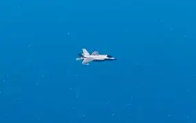 Натовский F-35 вел себя очень робко во время встречи с Ту-22М3 и Су-35