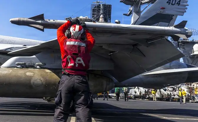 «Джордж Буш» спешит на помощь «Линкольну». Война в Иране ждать не будет