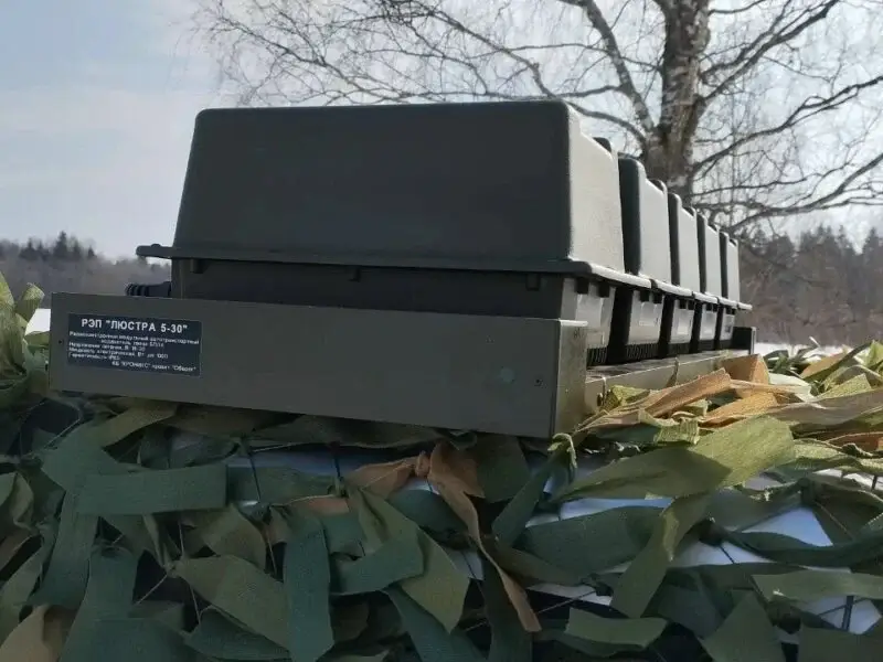 «Люстра» против БПЛА: новейший комплекс РЭП защитил колонну от атаки FPV
