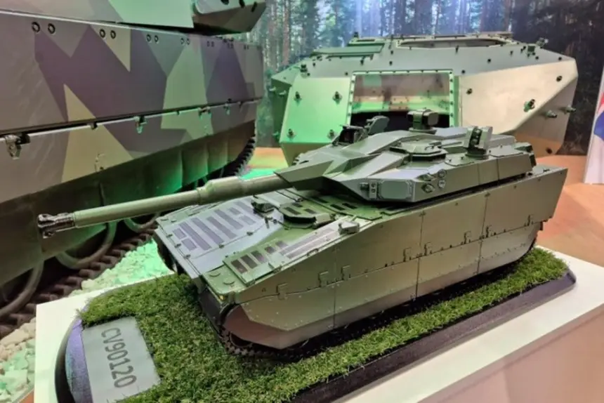Новый вариант легкого танка CV90120 представили на выставке в Словакии