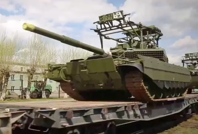 На Т-90М и Т-72Б3М замечено новое размещение устройств для мортир "Туча"